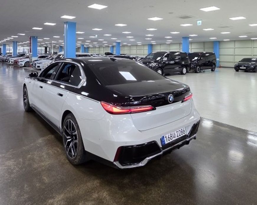 BMW 7-Series 2023