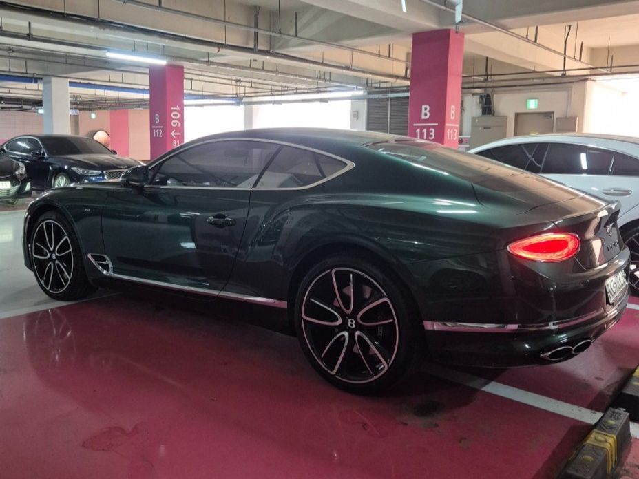 Bentley Continental 2022