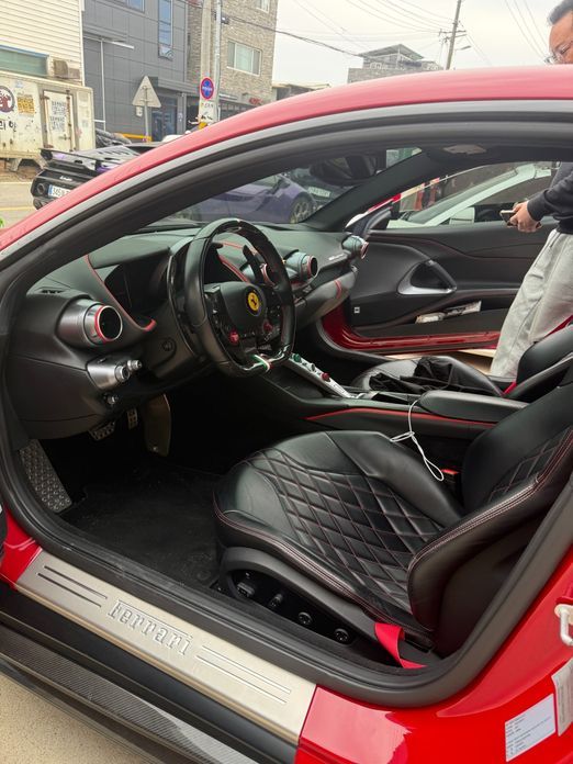 Ferrari 812 2019
