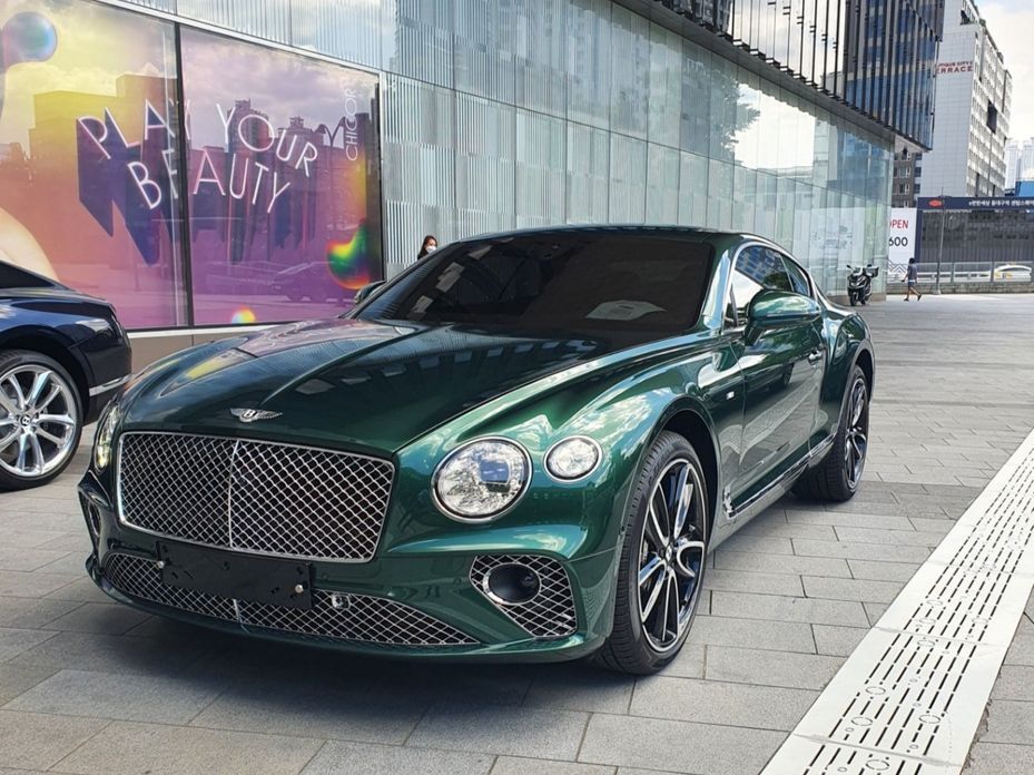 Bentley Continental 2022