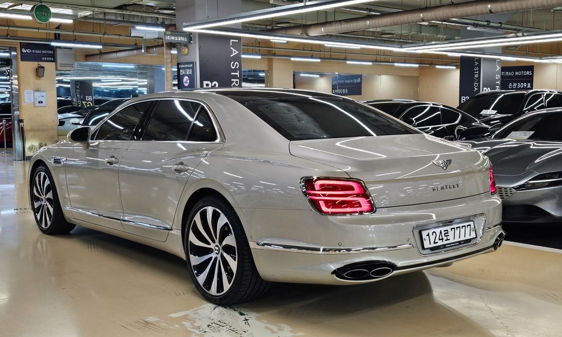 Bentley Flying Spur 2023