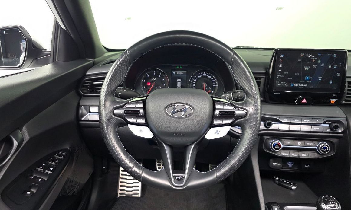 Hyundai Veloster 2023