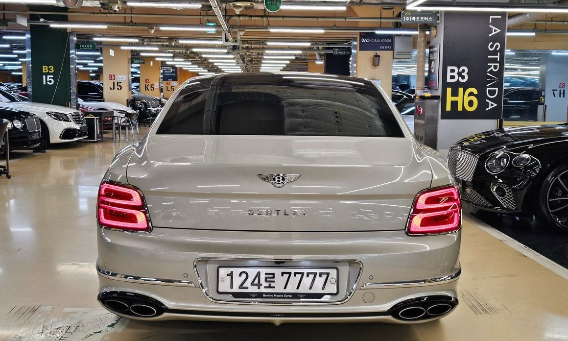 Bentley Flying Spur 2023