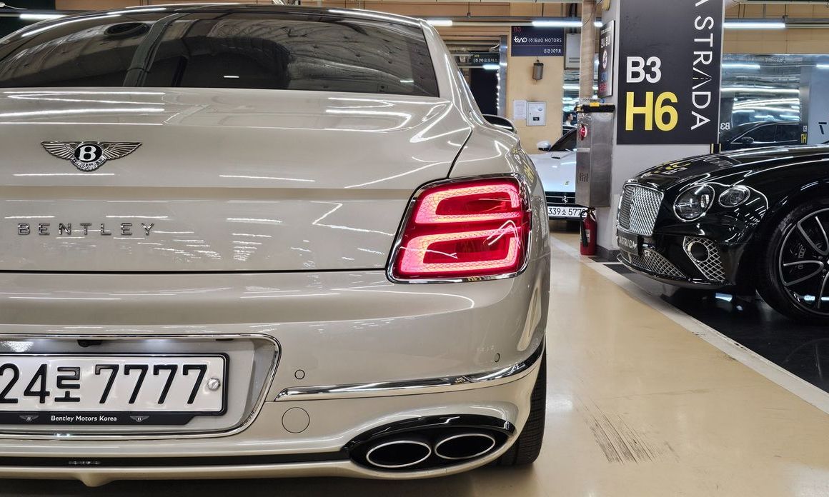 Bentley Flying Spur 2023