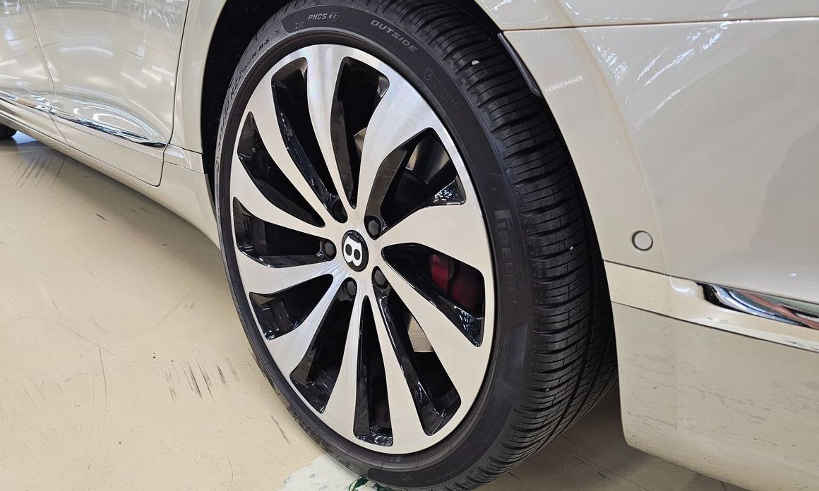 Bentley Flying Spur 2023