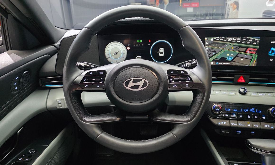 Hyundai AVANTE 2025