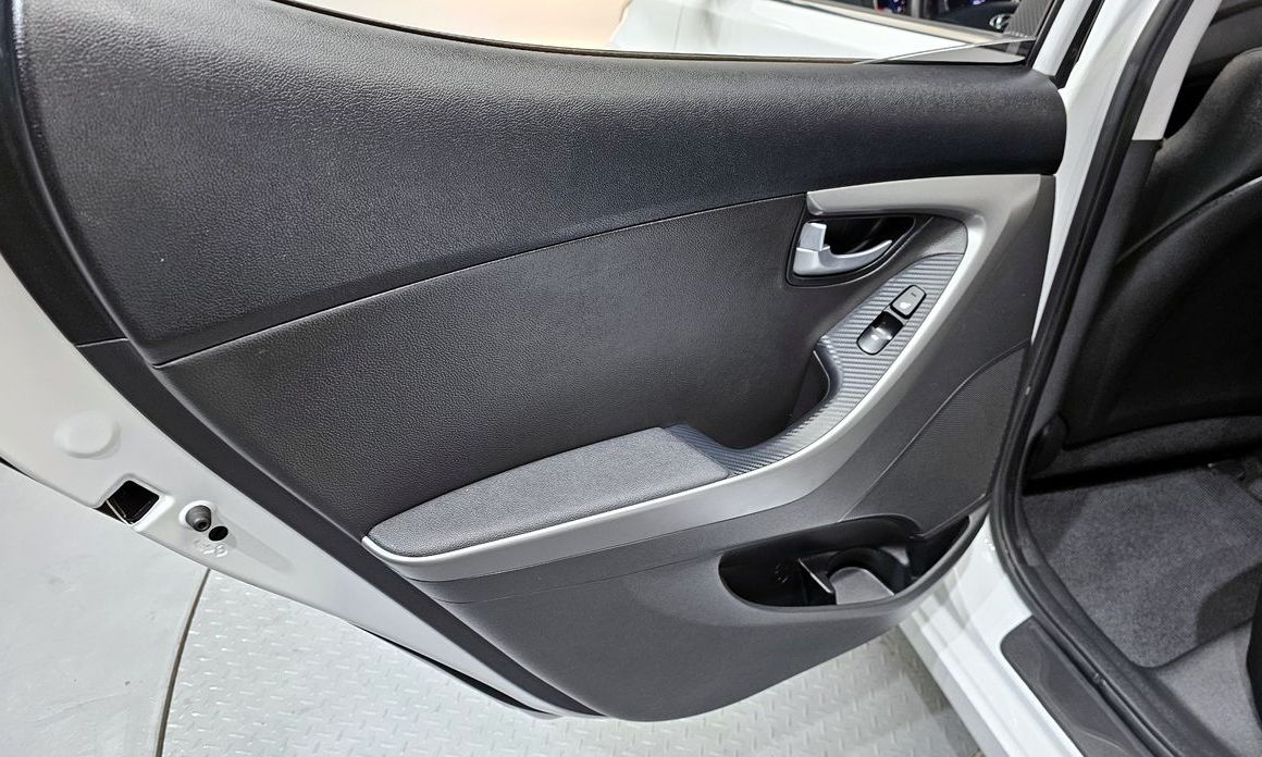 Hyundai AVANTE 2014