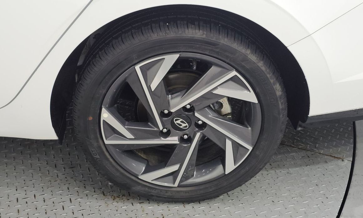 Hyundai AVANTE 2025