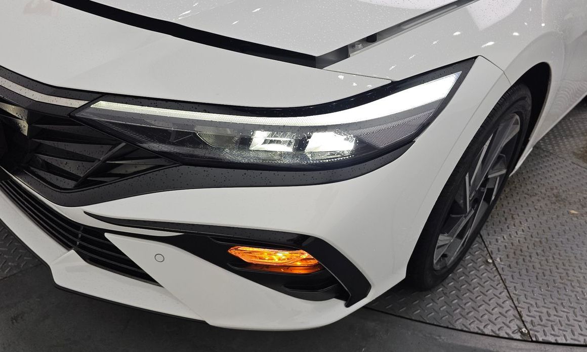 Hyundai AVANTE 2025