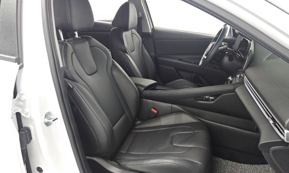 Hyundai AVANTE 2025