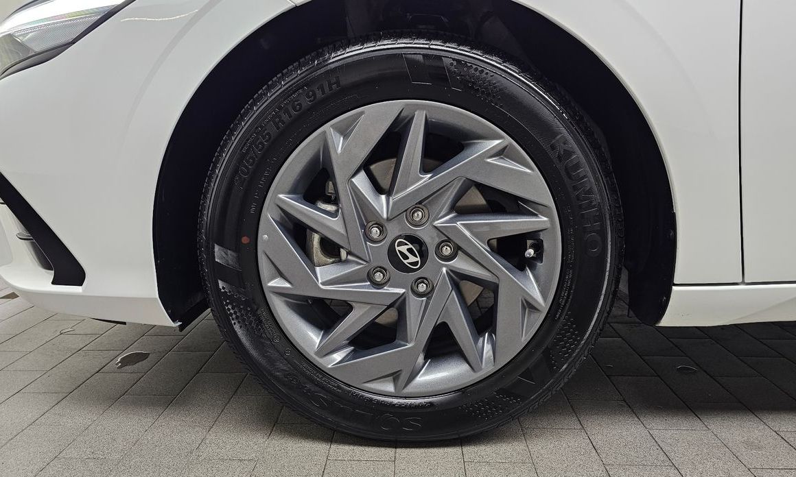 Hyundai AVANTE 2024