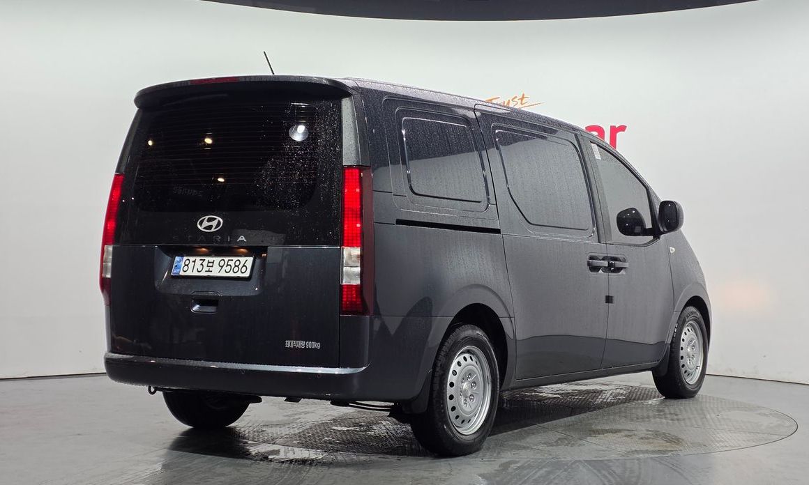 Hyundai Staria 2025