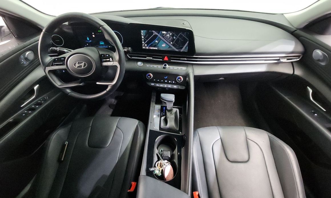 Hyundai AVANTE 2024