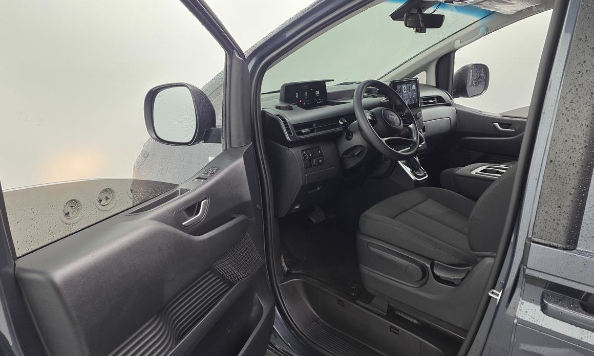 Hyundai Staria 2025