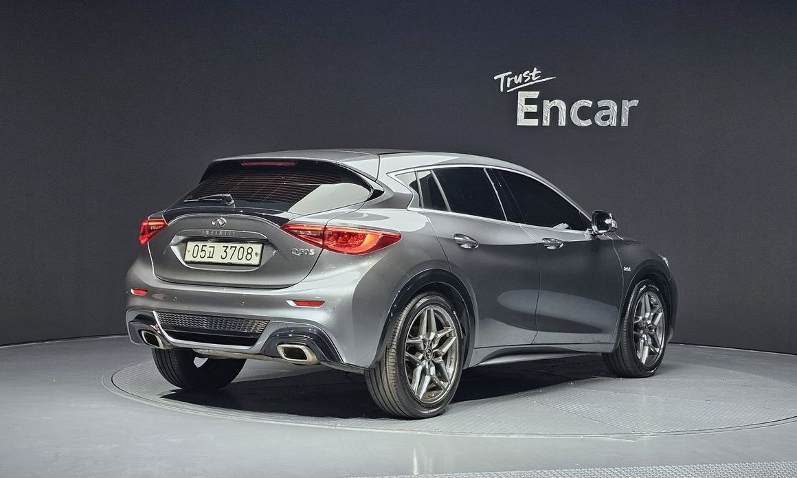 Infiniti Q30 2019