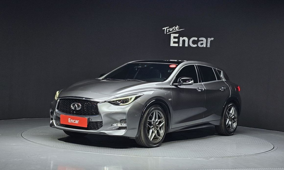 Infiniti Q30 2019