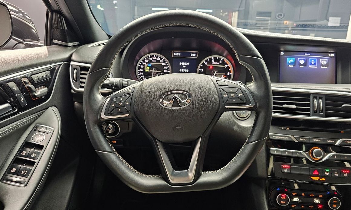 Infiniti Q30 2019