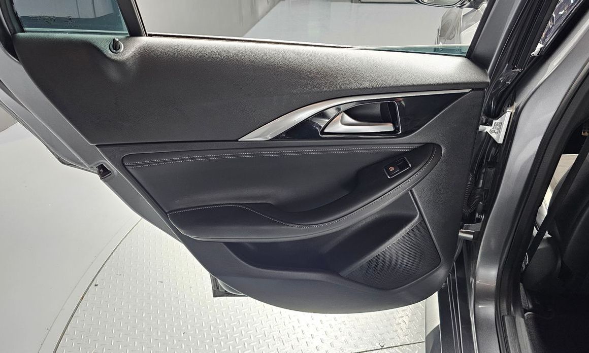 Infiniti Q30 2019
