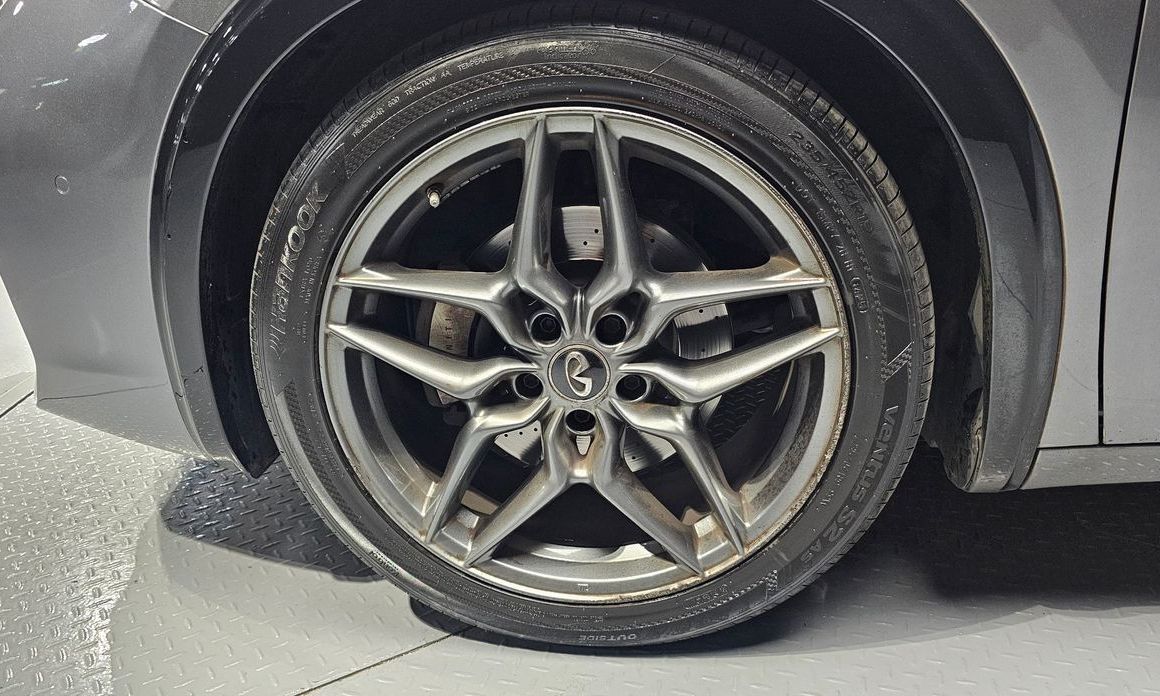 Infiniti Q30 2019