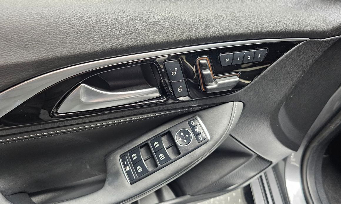 Infiniti Q30 2019