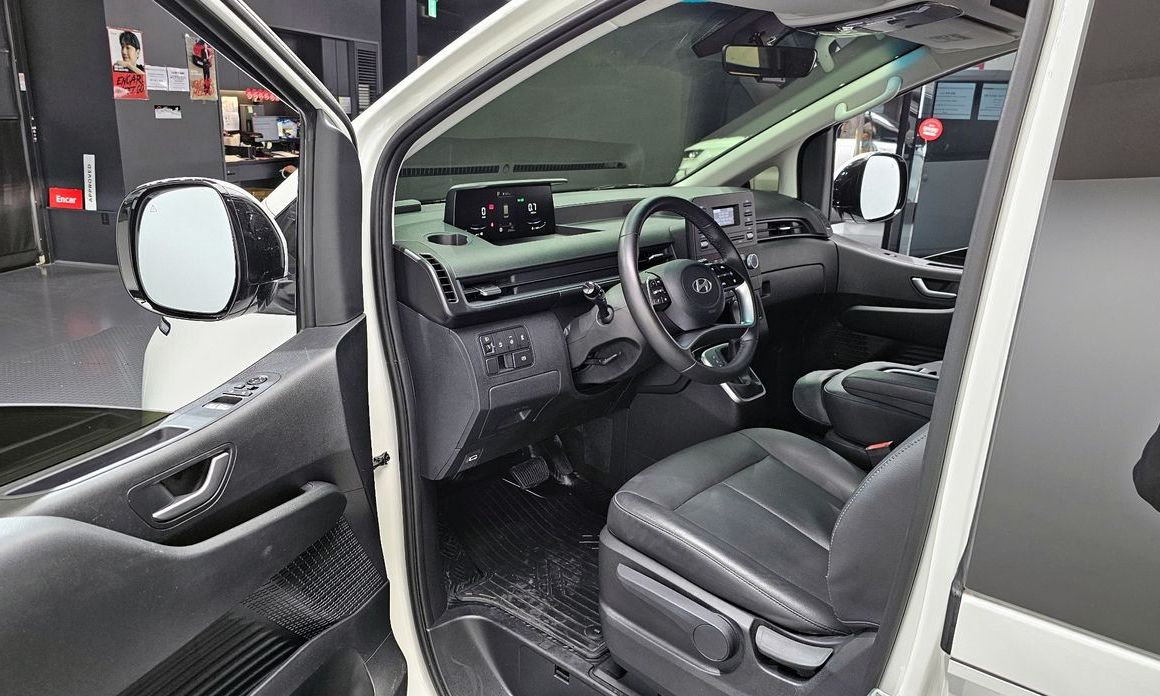 Hyundai Staria 2025