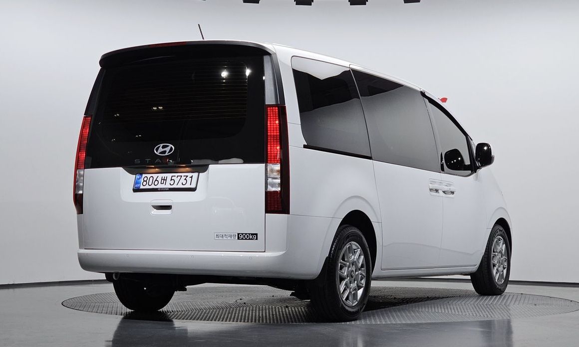 Hyundai Staria 2025