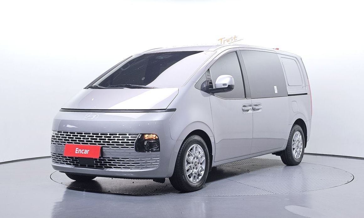 Hyundai Staria 2025