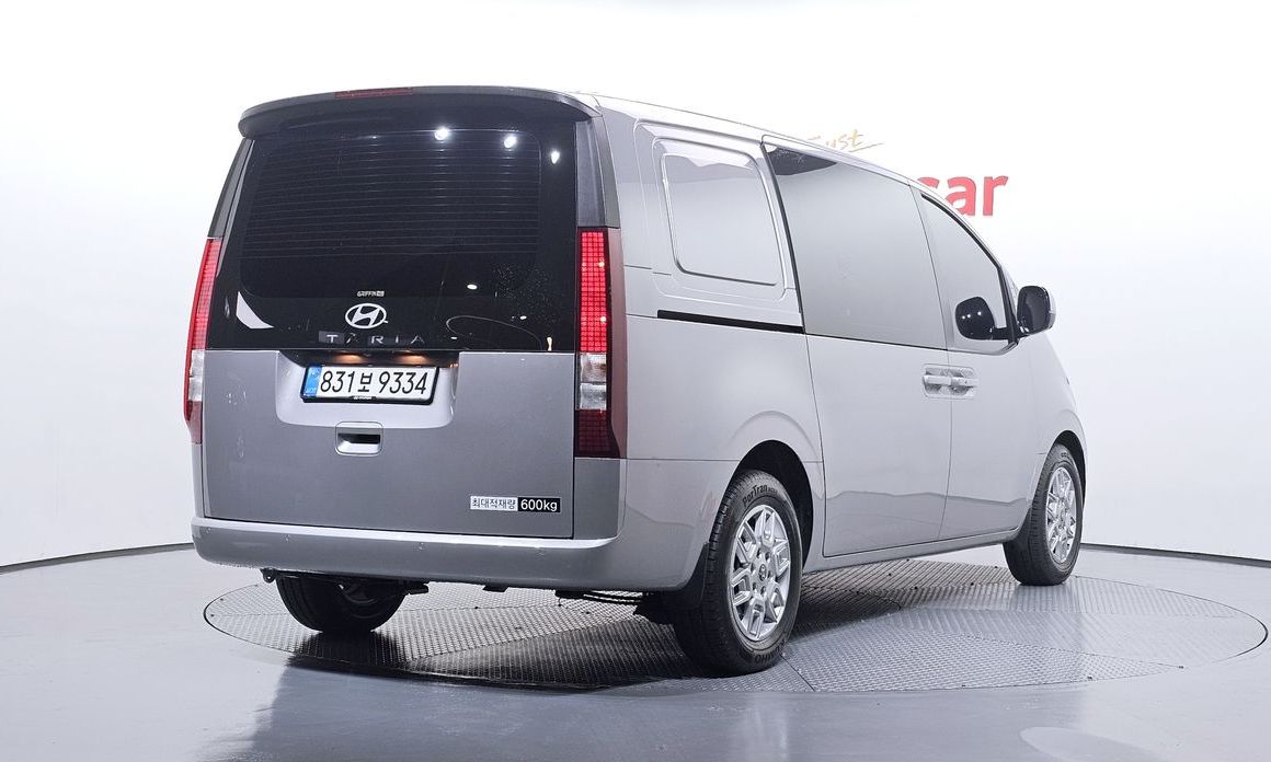 Hyundai Staria 2025