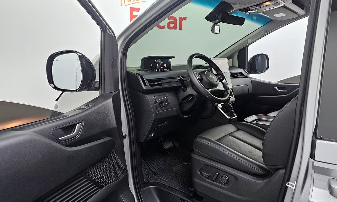 Hyundai Staria 2025