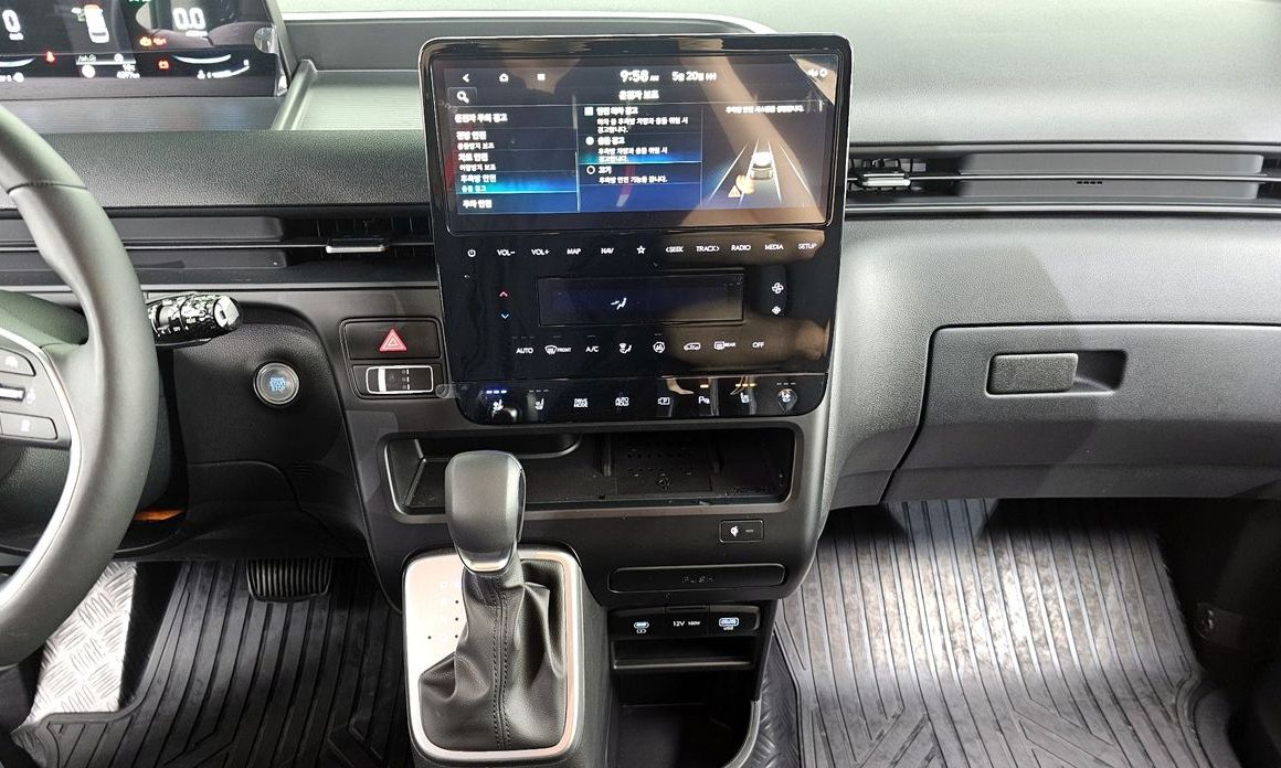 Hyundai Staria 2025