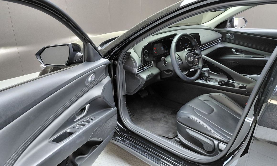 Hyundai AVANTE 2024