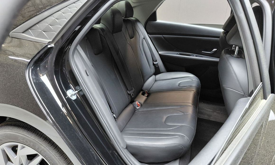 Hyundai AVANTE 2024