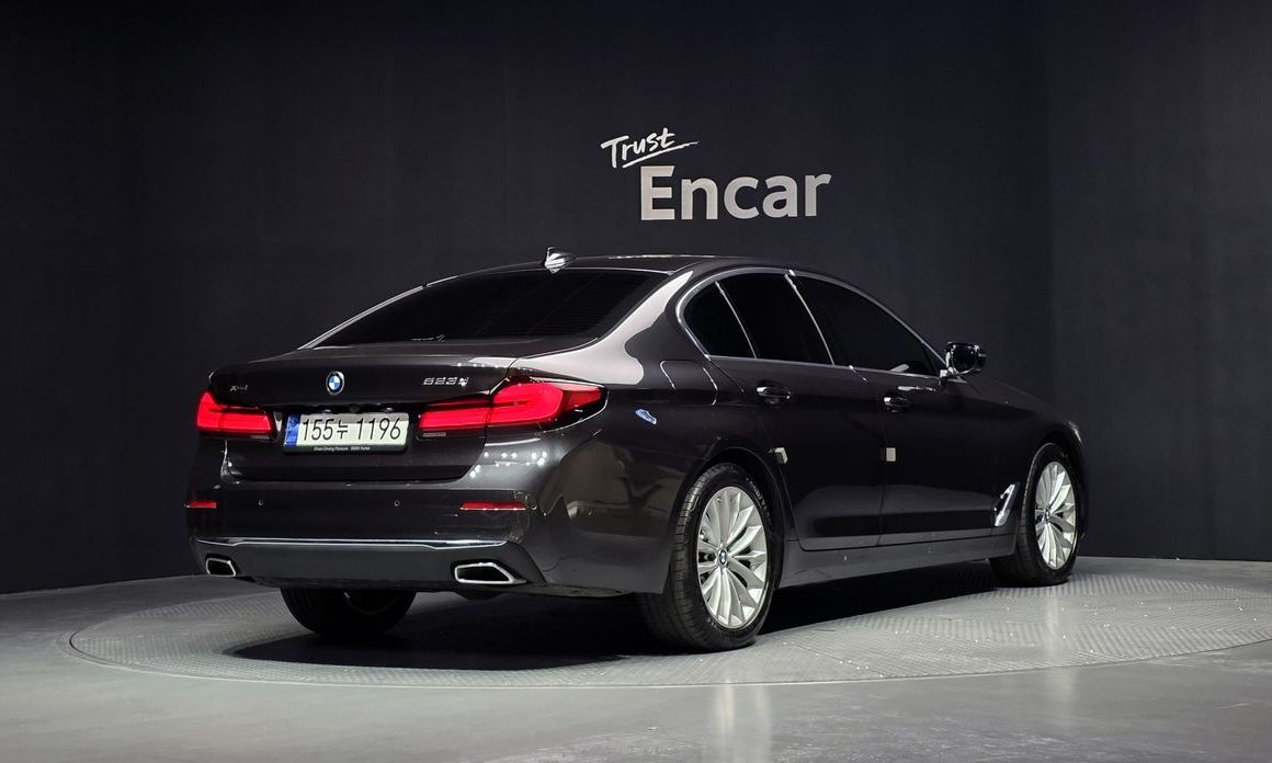 BMW 5-Series 2023