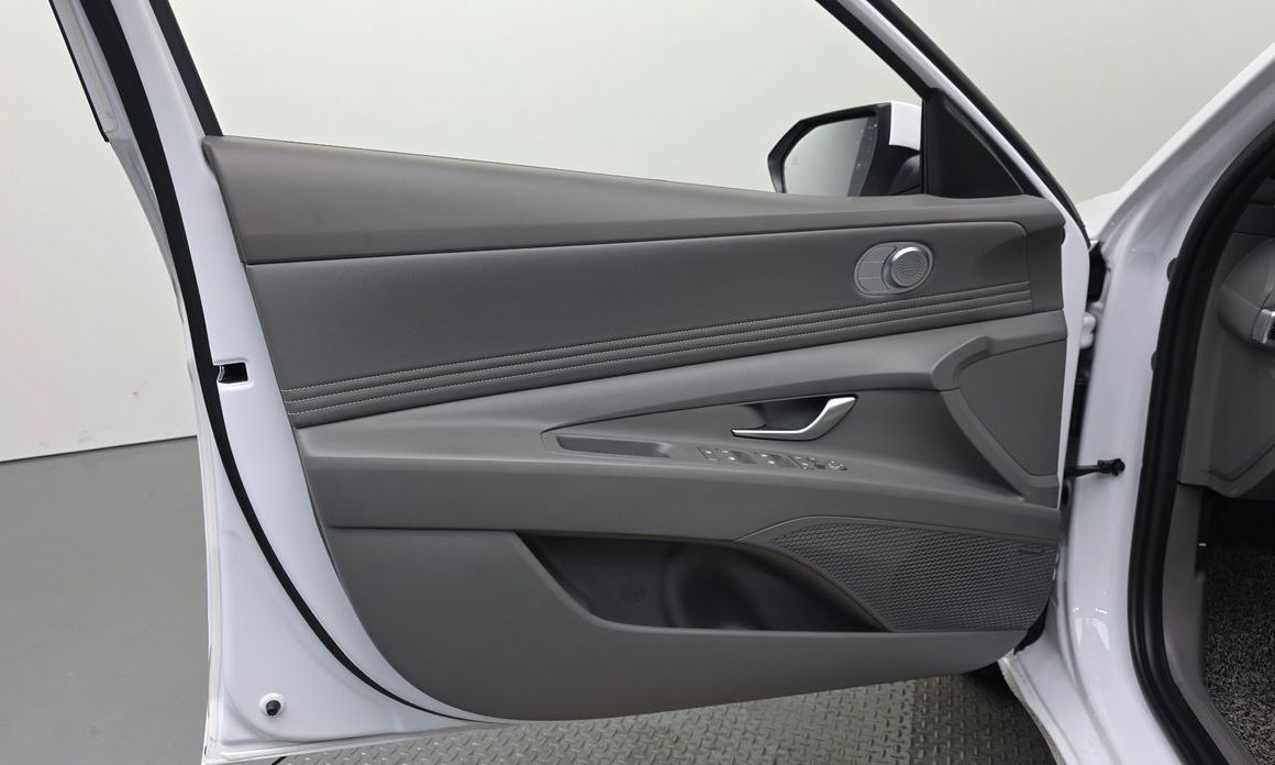 Hyundai AVANTE 2024