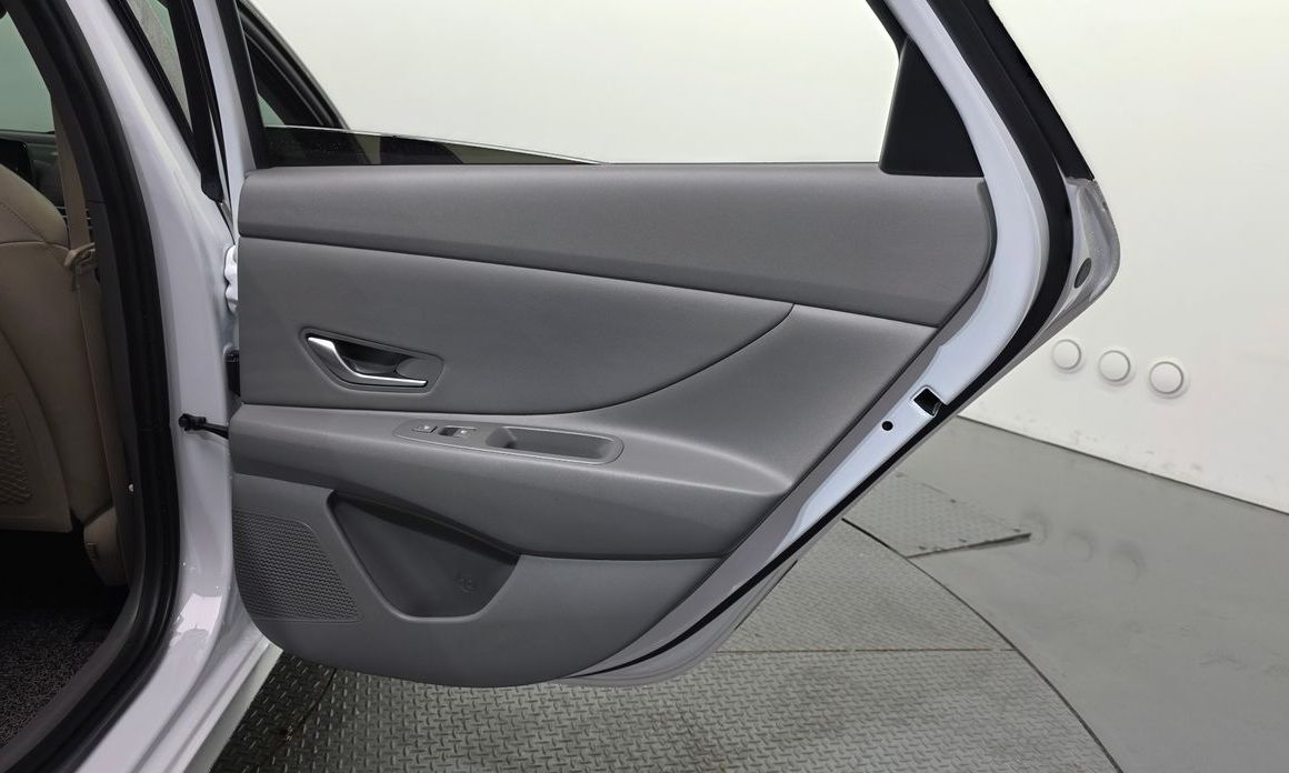 Hyundai AVANTE 2024