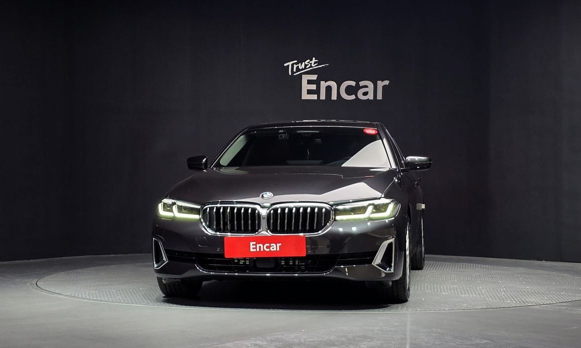 BMW 5-Series 2023