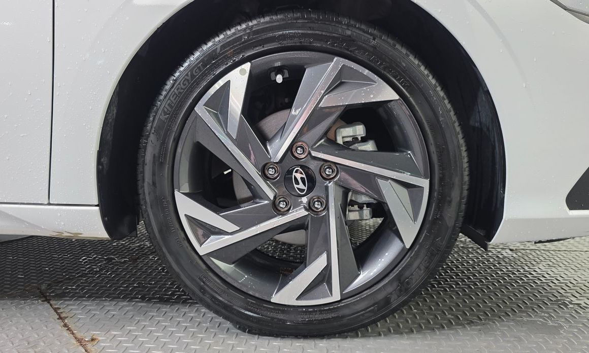 Hyundai AVANTE 2024