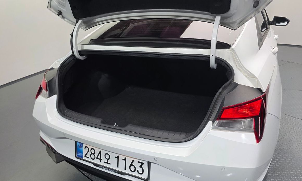 Hyundai AVANTE 2021