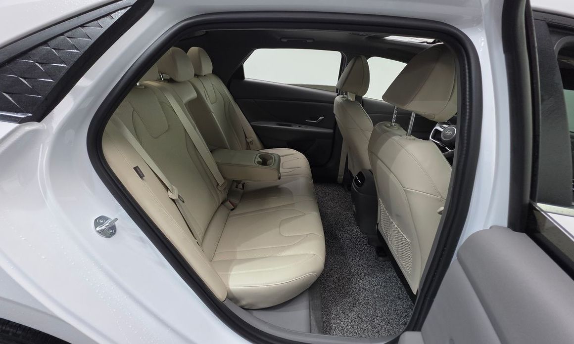 Hyundai AVANTE 2024