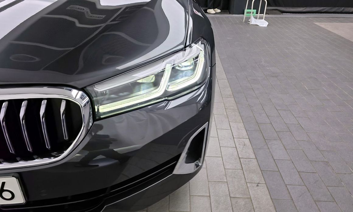 BMW 5-Series 2023