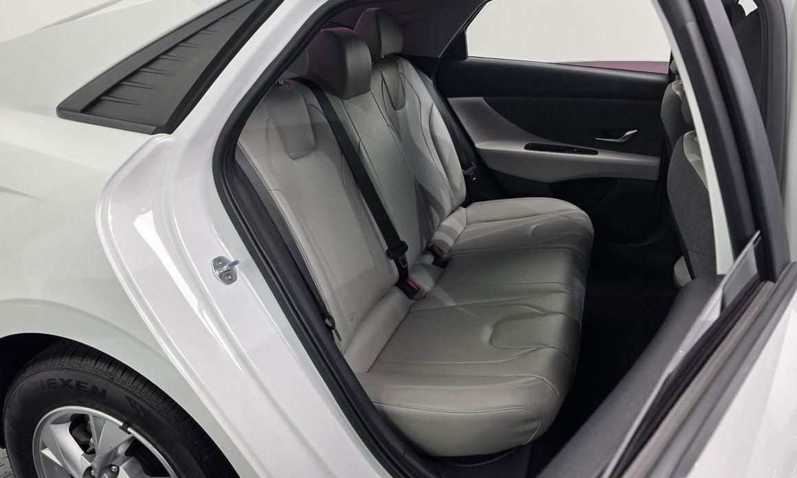 Hyundai AVANTE 2021