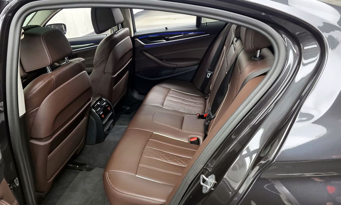 BMW 5-Series 2023
