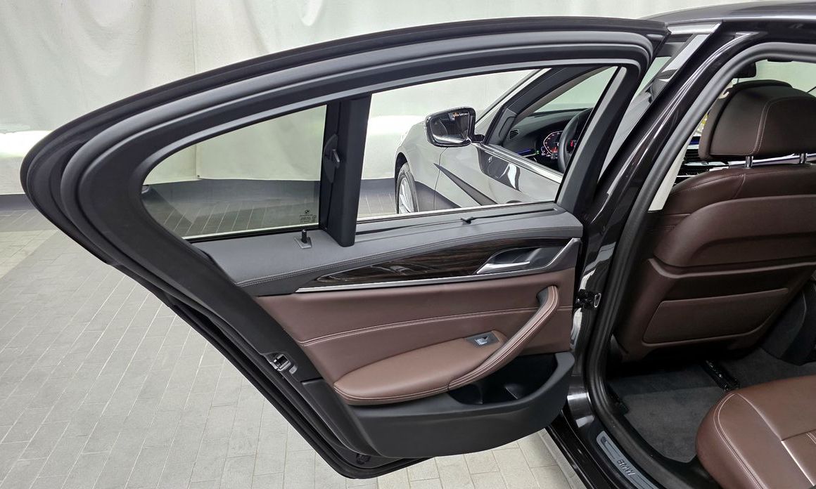 BMW 5-Series 2023