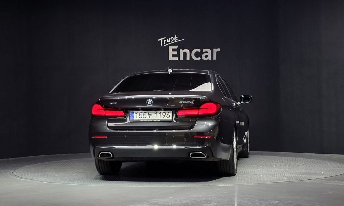 BMW 5-Series 2023
