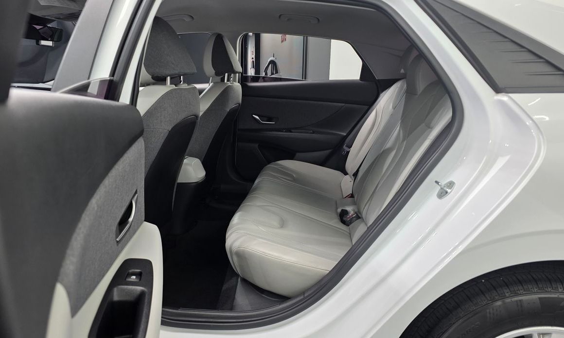 Hyundai AVANTE 2021