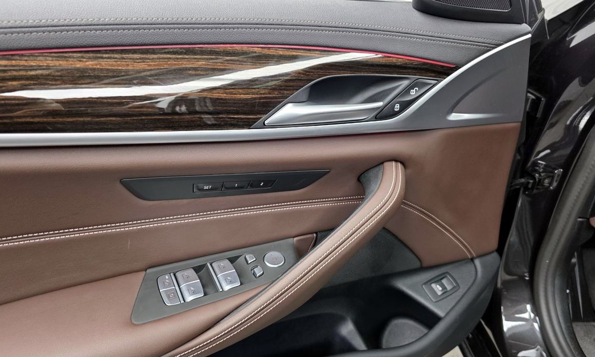 BMW 5-Series 2023