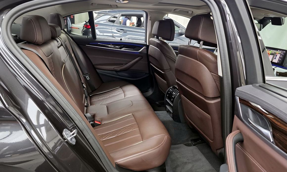 BMW 5-Series 2023