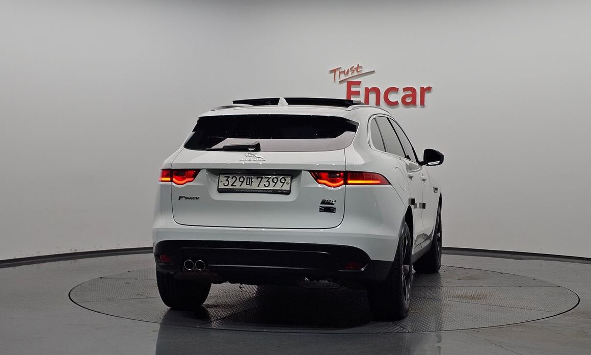 Jaguar F-PACE 2019