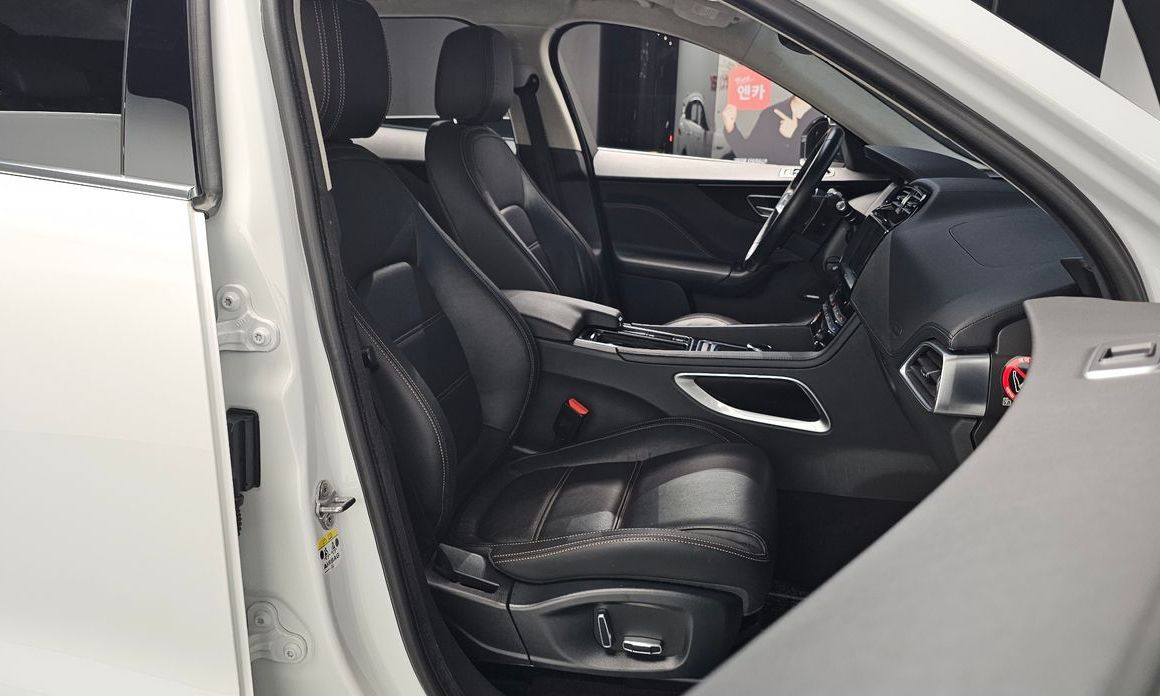 Jaguar F-PACE 2019