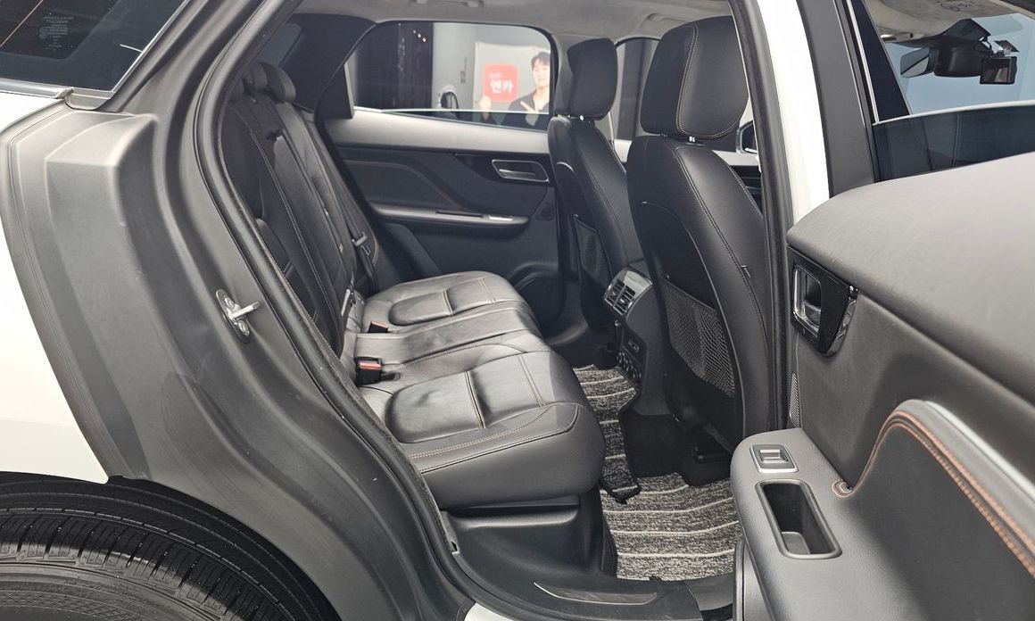 Jaguar F-PACE 2019